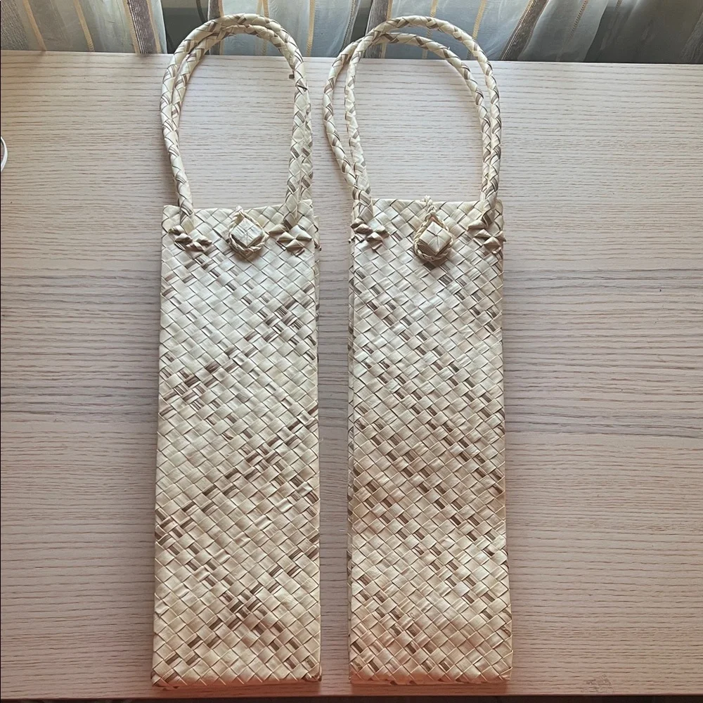 Chic Woven Wine Bottle Carriers in Natural Tan